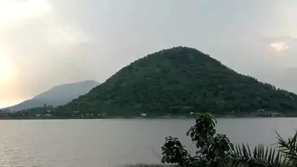 সাঁতুড়ি: সন্ধ্যা হলেই অন্ধকার নেমে আসে বড়ন্তির জলাধারে ও রাস্তায় অসুবিধায় পড়েন হোটেল ব্যবসায়ী থেকে  পর্যটকরা#jansamasya