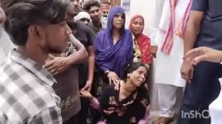 शुगर फैक्ट्री परिसर में अनवर खान का शव मिलने पर परिजनों ने हत्या का आरोप लगाया, देहात थाना घेरा व सांसद से मिले