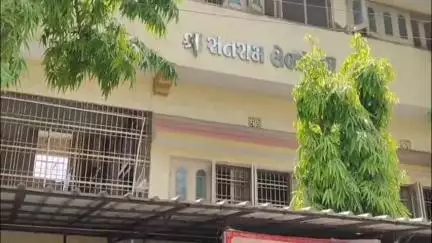 નડિયાદ: શ્રી સંતરામ જનસેવા ટ્રસ્ટ સંચાલિત, શ્રી સંતરામ લેબોરેટરી અને સોનોગ્રાફી સેન્ટરમાં 
મેમોગ્રાફી કેમ્પ યોજાયો.