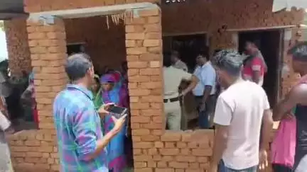 ତଲସରା: ବରଢିପା ସ୍ଥିତ ଦେଶି ମଦଭାଟି ଉଛେଦ ଦାବି କରି ଘେରିଲେ ଗ୍ରାମବାସୀ#jansamasya