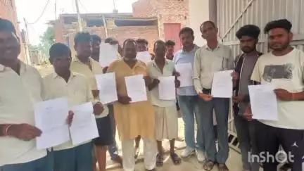 संभल: जिला संघर्ष समिति के पदाधिकारी पहुंचे सेवडा जसरथ, जिला मुख्यालय संभल में किए जाने को लेकर सीएम को लिखा पत्र #jansamasya
