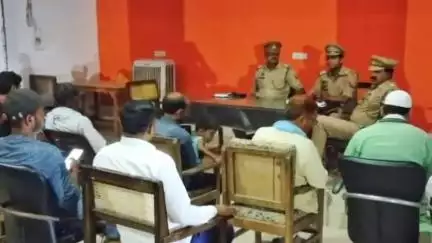 निचलौल: कोठीभार थाना परिसर में बकरीद को लेकर पीस कमेटी की हुई बैठक
