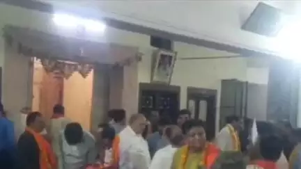 रामबाग में हुए चुनाव में अध्यक्ष पद पर विजयी पीयूष रंजन अग्रवाल के साथ उनके समर्थकों ने मनाया जश्न