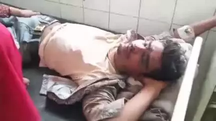 अशोक नगर: शाडोरा में थाने के सामने अनियंत्रित होकर फिसली बाइक, 20 वर्षीय युवक गंभीर रूप से हुआ घायल