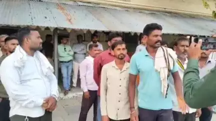 पातुर: तालुक्यातील दिग्रस बुद्रुक येथे वाद सोडवण्यासाठी गेलेल्या महिलेवर हल्ला, उपचारादरम्यान महिलेचा मृत्यू