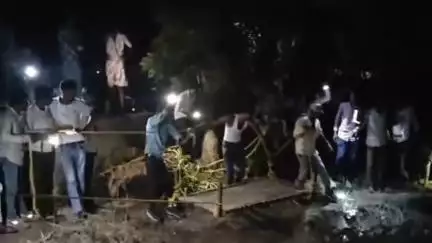 दलौदा: शेरगढ़ मार्ग पर अंधे मोड़ पर कुएं में गिरा टू-व्हीलर चालक, ग्रामीणों ने किया रेस्क्यू