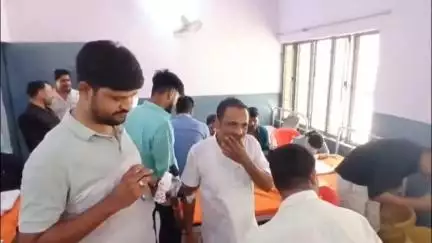 गौरीगंज: जामो ब्लॉक स्थित सामुदायिक स्वास्थ्य केंद्र पर समाजसेवी कृष्णा पांडे किशन द्वारा रक्तदान का आयोजन किया गया
