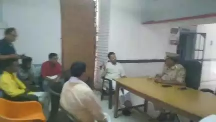 माधौगढ़: माधौगढ़ कोतवाली में आगामी त्यौहार को लेकर पीस कमेटी की बैठक संपन्न हुई