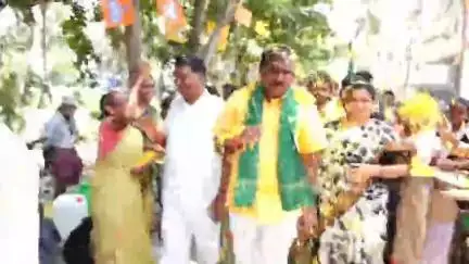 పాలకొల్లు: ఉల్లంపర్రు, మట్టపర్రు గ్రామాల్లో చేపడుతున్న అభివృద్ధి పనులకు కూటమి నాయకులతో శంకుస్థాపన చేసిన మంత్రి నిమ్మల రామానాయుడు