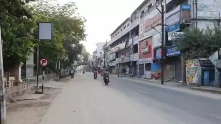 தூத்துக்குடி: தமிழ்ச்சாலை ரோட்டில் லாட்ஜில் தங்கியிருந்த மேற்கு வாங்க நபர் தற்கொலை போலீசார் விசாரணை