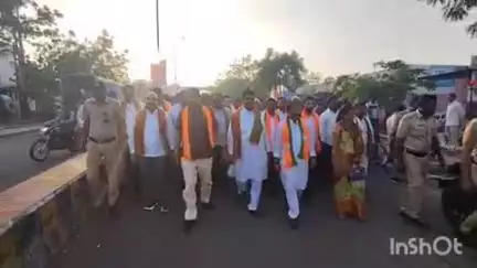राळेगाव: रायगाव तालुक्यातील शेकडो मान्यवरांचा भाजपामध्ये प्रवेश शहरातील क्रांती चौकात पक्षप्रवेश सोहळा संपन्न