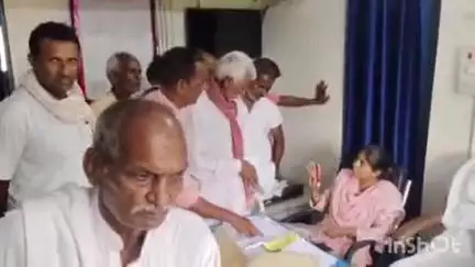 धनरुआ: धनरुआ थाना परिसर में भूमि विवाद मामलों के निपटारे के लिए लगा जनता दरबार कैम्प