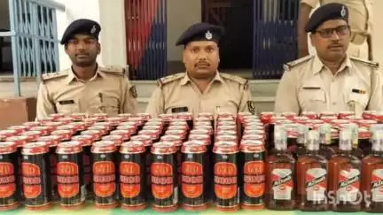 भरगामा: कुशमौल गांव में भरगामा पुलिस ने की छापेमारी, भारी मात्रा में विदेशी शराब बरामद, कारोबारी फरार