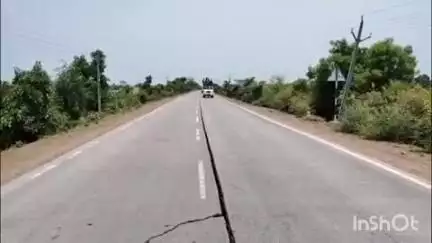 नसरुल्लागंज: भेरूंदा से कोसमी स्टेट हाइवे पर दो साल में ही आई जगह-जगह दरारें