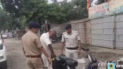 उदाकिशुनगंज: उदाकिशुनगंज में एसडीपीओ ने खुद वाहनों की जांच की, चालकों में हड़कंप