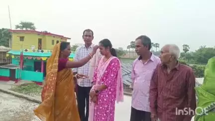हसनगंज: लखनपुर गांव में निशा कुमारी का बिहार पुलिस में जोइनिंग लेटर आने पर सम्मान समारोह आयोजित