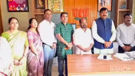 સંતરામપુર: પ્રતાપપુરા કાર્યાલય ખાતેથી ધારાસભ્ય મંત્રીએ વિધાનસભા વિસ્તારના નાગરિકો સાથે મુલાકાત કરી રજૂઆતો સાંભળી
