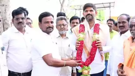 ಕುರುಗೊಡು: ಶ್ರೀಧರ್ ಗಡ್ಡೆ ಗ್ರಾಮದಲ್ಲಿ ₹43 ಲಕ್ಷ ವೆಚ್ಚದ ಸರ್ಕಾರಿ ಶಾಲಾ ಕೊಠಡಿ ಕಟ್ಟಡ ಕಾಮಗಾರಿಗೆ ಶಾಸಕ ಜೆ.ಎನ್. ಗಣೇಶ್ ಚಾಲನೆ