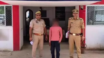सोरांव: फूलपुर पुलिस टीम ने एक वांछित अभियुक्त को गिरफ्तार किया