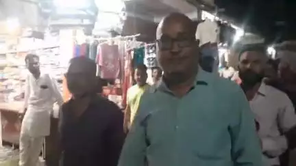 चंदेरी: चंदेरी शहर को स्वच्छ बनाने के लिए नगर पालिका अधिकारी ने मुख्य सड़कों से अतिक्रमण हटवाया