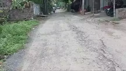 বারাসত ২: বারাসত দুই নম্বর ব্লকের ভাড় পাড়া থেকে এয়ার ড্রাম পর্যন্ত তিন কিলোমিটার রাস্তার বেহাল অবস্থা #jansamasya