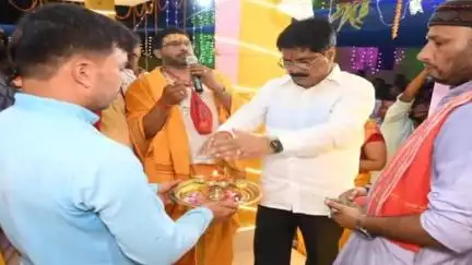 कसमार: तेनुघाट में श्री श्री 1008 श्री मारुति महायज्ञ में शामिल हुए मंत्री