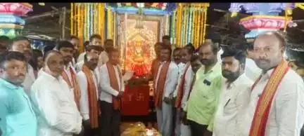 జహీరాబాద్: దిగ్వాల్ గ్రామంలో మైసమ్మ తల్లి జాతర ఉత్సవాల్లో పాల్గొన్న ఎమ్మెల్యే మాణిక్ రావు