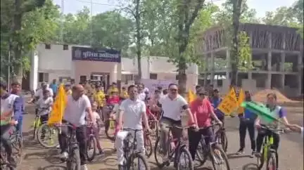 पेण्ड्रा रोड गौरेला: फिट इंडिया मूवमेंट के तहत GPM पुलिस द्वारा 'फिट इंडिया ऑन साइकिल' रैली का आयोजन, SP कार्यालय से हुई रवाना