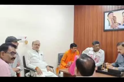 गाडरवारा: गाडरवारा में कैबिनेट मंत्री राव उदय प्रताप सिंह का हुआ आगमन, लोगों की सुनीं समस्याएँ