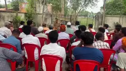 डिबाई: थाना डिबाई की दलपतपुर चौकी परिसर में पीस कमेटी की मीटिंग हुई आयोजित