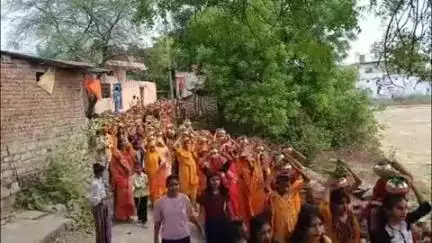 अन्ता: ग्राम हापाहेडी में 9 कुण्डीय गायत्री महायज्ञ एवं प्रज्ञा पुराण कथा का आयोजन कलश यात्रा के साथ हुआ शुरू
