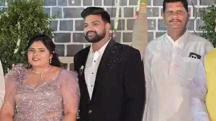 खुजनेर: राजगढ़ विधायक अमर सिंह यादव संस्कृति होटल में आयोजित सगाई समारोह में शामिल हुए