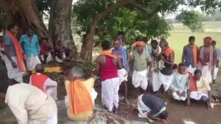 रायडीह: रमजा गांव में अच्छी फसल के लिए देवराज इंद्र व ग्राम देवी-देवताओं का किया गया पूजा-पाठ