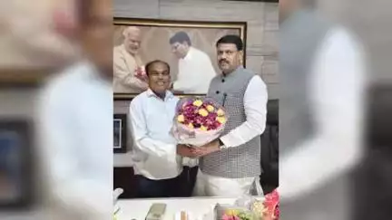 ઉમરપાડા: 156 વિધાનસભા કાર્યાલય ખાતે ઉમરપાડા તાલુકા ભાજપ પ્રમુખ અમીષ વસાવા એ પૂર્વ મંત્રી ગણપત વસાવા સાથે મુલાકાત કરી