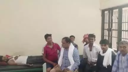 गाज़ीपुर: अलीपुर मदरा में मासूम को बचाने के दौरान करंट की चपेट में आए चाचा सूरज गंभीर रूप से घायल, अस्पताल में भर्ती