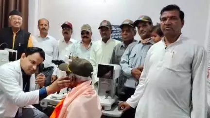 शुजालपुर: प्राथमिक नेत्र जांच केंद्र पर पूर्व सैनिकों के लिए निशुल्क नेत्र परीक्षण शिविर का आयोजन, सैनिकों का सम्मान
