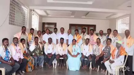 ಚಿಕ್ಕಮಗಳೂರು: ಪಟ್ಟಣದ ಪುರಸಭೆಯಲ್ಲಿ ಪೌರಕಾರ್ಮಿಕರನ್ನು ಸನ್ಮಾನಿಸಿದ ಶಾಸಕ ಕೆ.ಎಸ್ ಆನಂದ್
