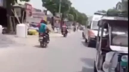 गोला: बड़हलगंज में दो बाइकों की टक्कर में एक युवक के सिर और पैर में लगी गंभीर चोट, दो अन्य मामूली रूप से हुए घायल