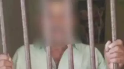 सहजनवा: हरपुर बुदहट पुलिस ने जमीन हड़पने के मामले में फरार ₹15 हजार के इनामी आरोपी को मदनपुरा तिराहे से किया गिरफ्तार