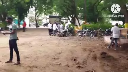 मिरज: वॉलचंद कॉलेजजवळ स्वतःच्या दूधचाकीवरून पडून मयत झाल्याप्रकरणी युवकावर विश्रामबाग पोलिसांत गुन्हा दाखल