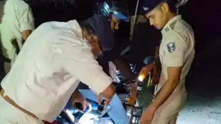 छपरा: जिले के विभिन्न थाना क्षेत्रों में चले रात्रि विशेष अभियान पर वरीय एसपी ने दी जानकारी