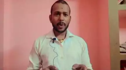 गिद्धौर से दाबिल होते हुए जामुई जाने वाली सड़क की  स्थिति का  क्रेडिट  किस  विधायक और  सांसद को  मिलना चाहिए आपलोग बताये