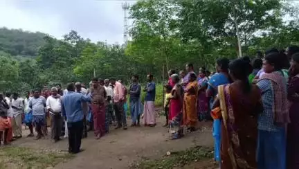 திருவட்டாறு: குற்றியாரில் வேலை நிறுத்தத்தில் ஈடுபட்ட அரசு ரப்பர் கழகத் தொழிலாளர்கள் இன்று வேலைக்கு திரும்பினர்