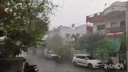 जालना: जालन्यात आज विजांच्या कडकडाटासह हलक्या ते मध्यम स्वरूपाच्या पावसाची शक्यता.. नागरिकांनी काळजी घ्यावी जिल्हा प्रशासन