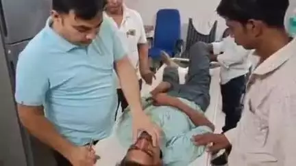 मारवाड़ जंक्शन: मारवाड़ जंक्शन स्टेट हाईवे 61 पर खारडी गांव के निकट मवेशी की चपेट में आने से बाइक सवार गंभीर घायल, पाली रेफर