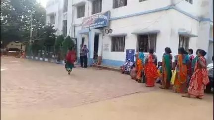 কাশীপুর: কালিদহ, গৌরাঙ্গডি এলাকার মহিলাদের স্বনির্ভর করে দেওয়ার নাম করে কয়েক লাখ টাকা আত্মসাৎ করার অভিযোগ ব্যক্তির বিরুদ্ধে, তদন্তে পুলিশ