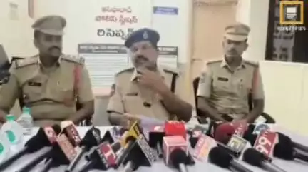 కొమురం భీం ఆసిఫాబాద్  జిల్లాలో   అమ్మాయిల్ని మధ్యప్రదేశ్ కి ఆదివాసి అమ్మాయిలను అమ్ముతున్నా హరిదాస్