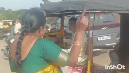 భద్రకాళి అమ్మవారి దేవస్థానం ప్రాంగణంలో పార్కింగ్ కు చేసేవారితో మాడవీధుల పనులకు ఆటంకం కలిగిస్తున్న వైనంపై #localissue