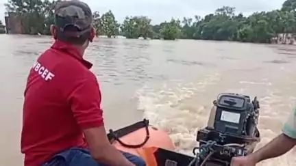 গড়বেতা ১: ৩ দিনের টানা বৃষ্টিতে ব্যাপক ক্ষতি এলাকার, গড়বেতা গোয়ালতোড়ে  বন্যা পরিস্থিতিতে ঘর ছাড়া কয়েকশো পরিবার