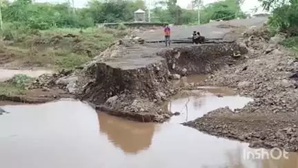 ખાંભા: ઉમરીયા ગામે વરસાદના કારણે ખેડૂતોના ખેતર ધોવાયા#Jansamasya